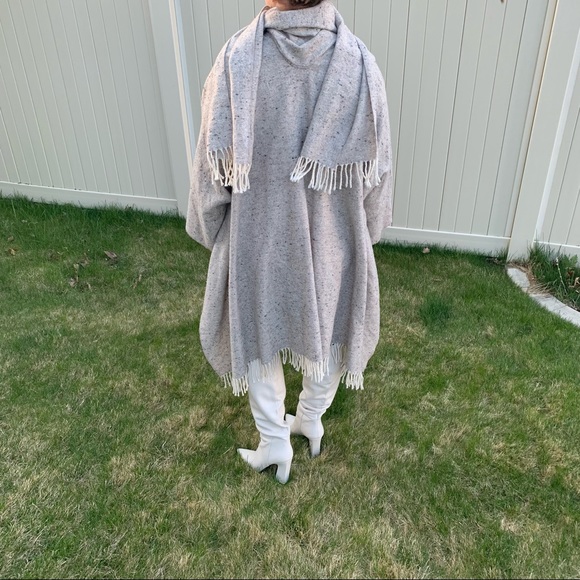 Clifford & Wills Poncho/Cape with Tie Scarf & Fringe - Picture 5 of 12